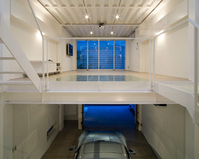 kenji yanagawa organizes home in osaka around porsche 911
