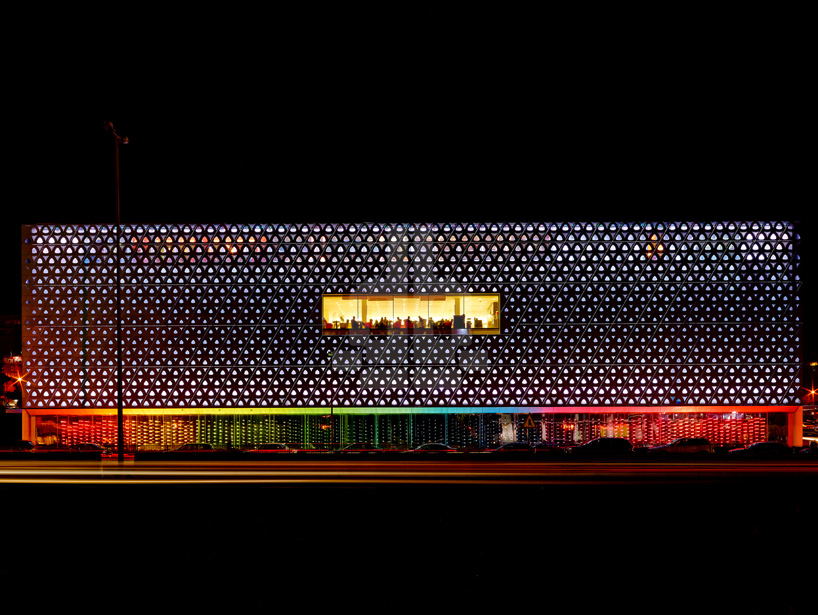 nARCHITECTS completes ABC store in high-tech fashion