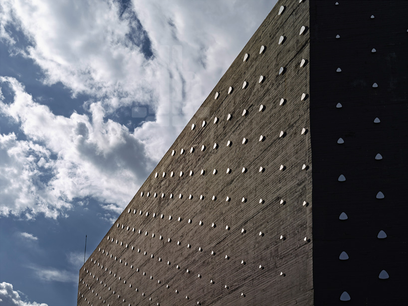 nARCHITECTS completes ABC store in high-tech fashion