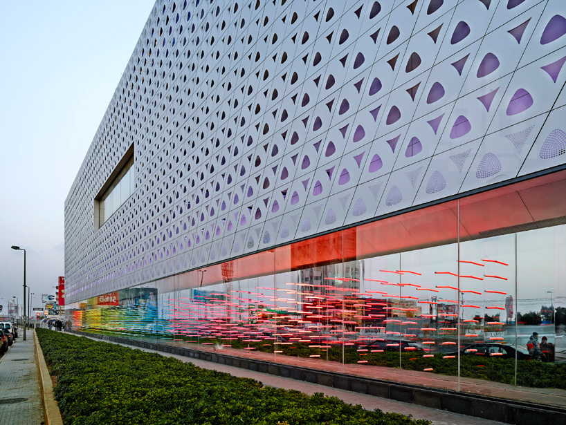 nARCHITECTS completes ABC store in high-tech fashion