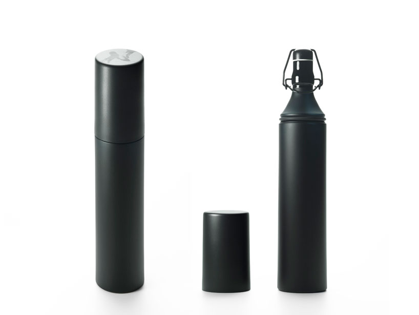 https://static.designboom.com/wp-content/uploads/2013/06/nendo-bottle-for-N-sake-designboom.jpg