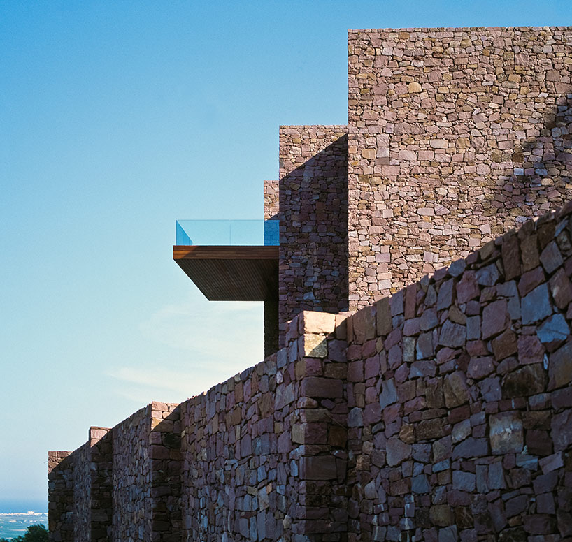 ramon esteve builds the continuation of a mountain