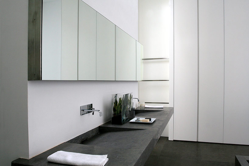 ramon esteve builds the continuation of a mountain