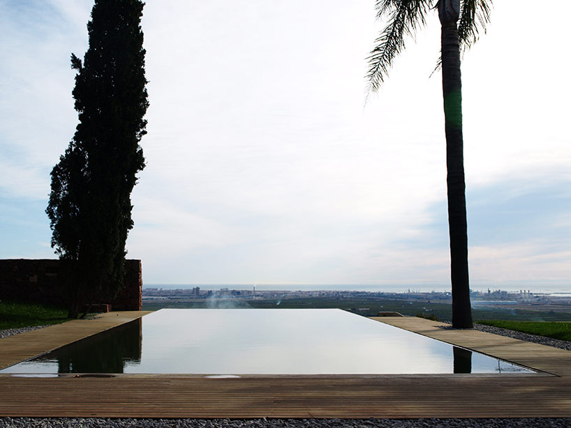 ramon esteve builds the continuation of a mountain