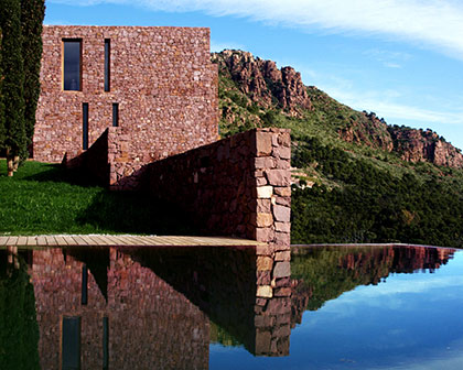 ramon esteve builds the continuation of a mountain