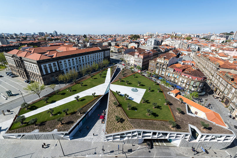 balonas and menano architects design an urban garden