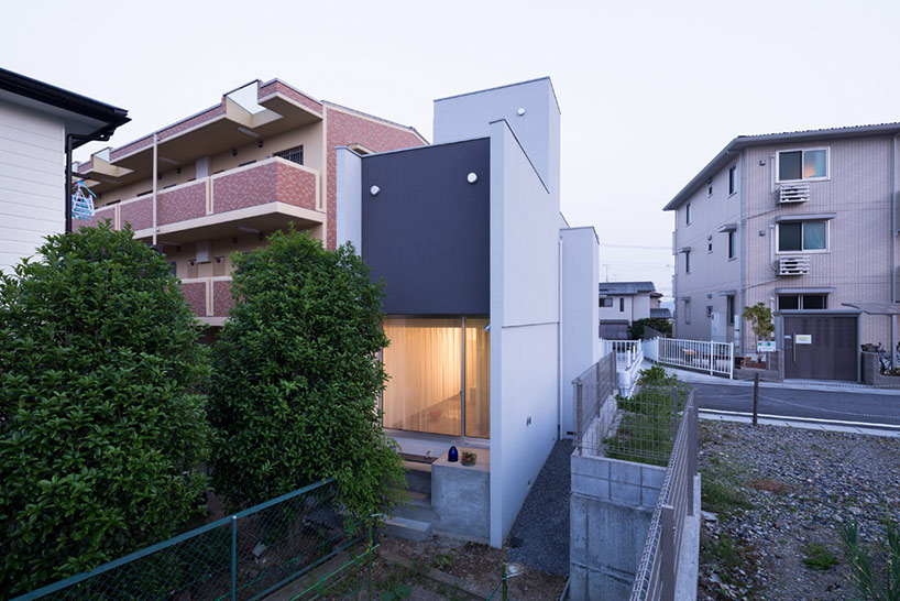 FORM / kouichi kimura architects: slender promenade house