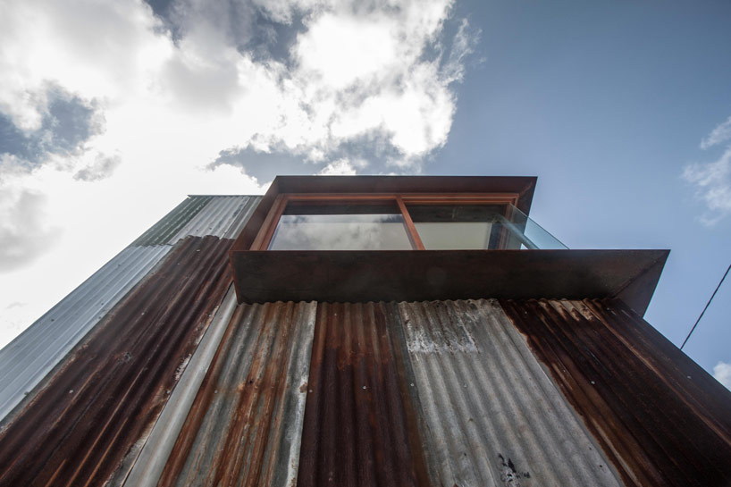 raffaello rosselli converts an australian tinshed into office