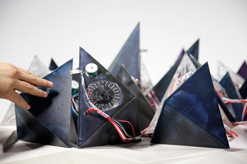 resinance: smart materials and swarm-like interactions