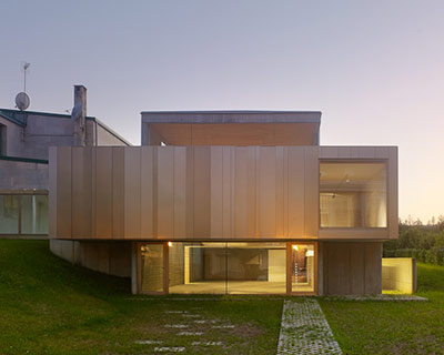 salgado e linares arquitectos extend the bertamirans cultural center