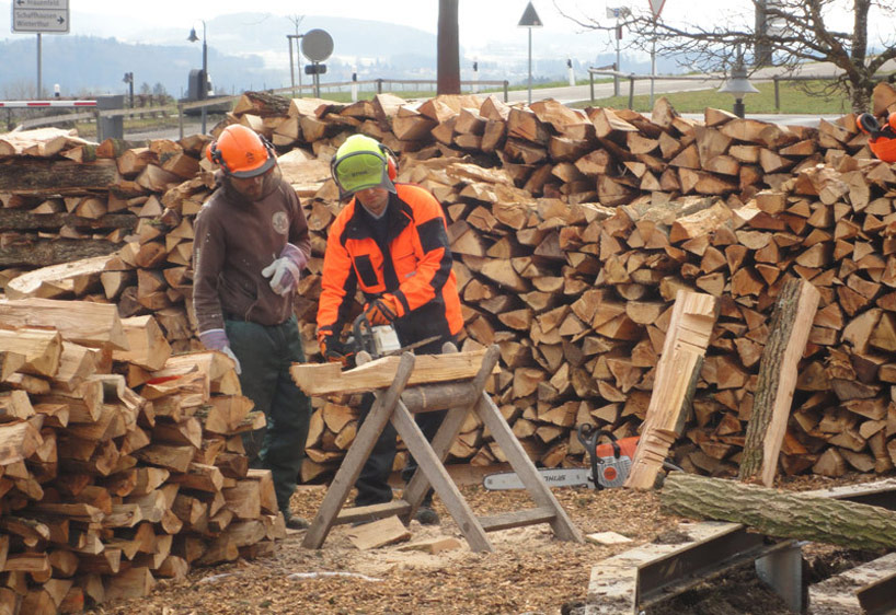 over 2000 wood pieces used in log tower by tadashi kawamata