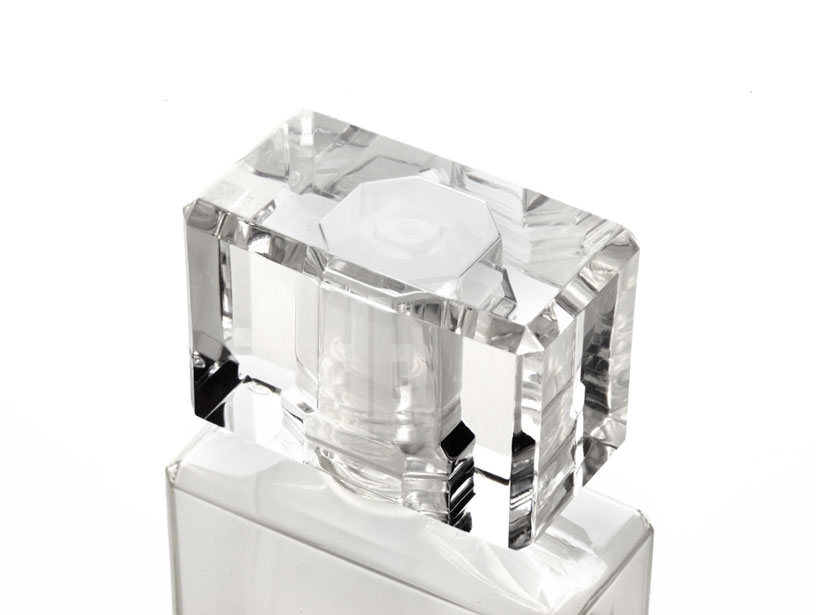 tokujin yoshioka's bottle design for sante beauteye sparkles