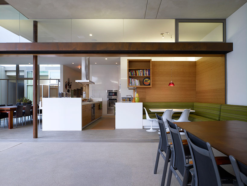 brooks + scarpa: yin-yang house balances performance and aesthetics