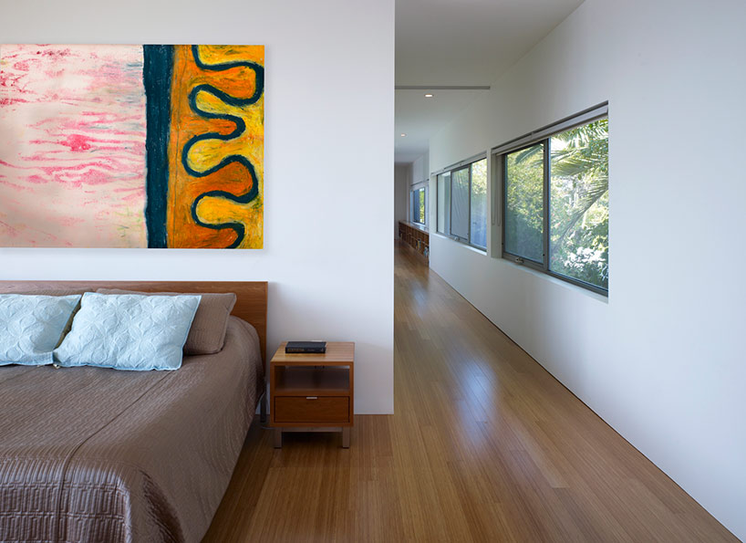 brooks + scarpa: yin-yang house balances performance and aesthetics