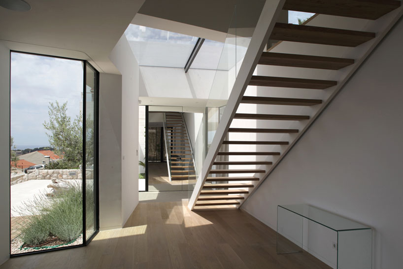 3LHD architects: house U on the dalmation coast