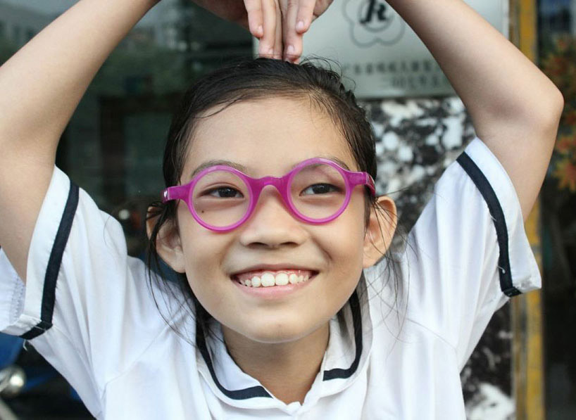 child vision glasses allow kids to customize prescription 