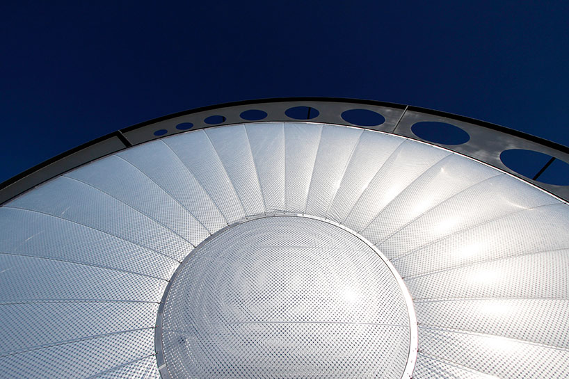 GFWvortex_designboom_01 gippsland water factory vortex center mimics a maelstrom