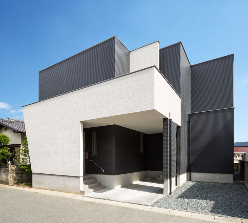 masahiko sato: H house channels corbu with polychrome cutouts