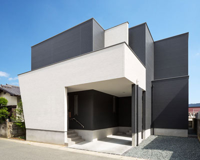 masahiko sato: H house channels corbu with polychrome cutouts