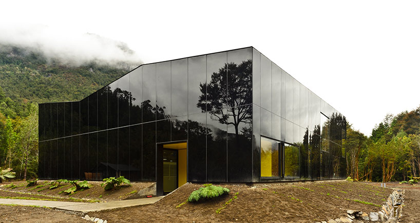 panorama arquitectos: glacial water bottling plant