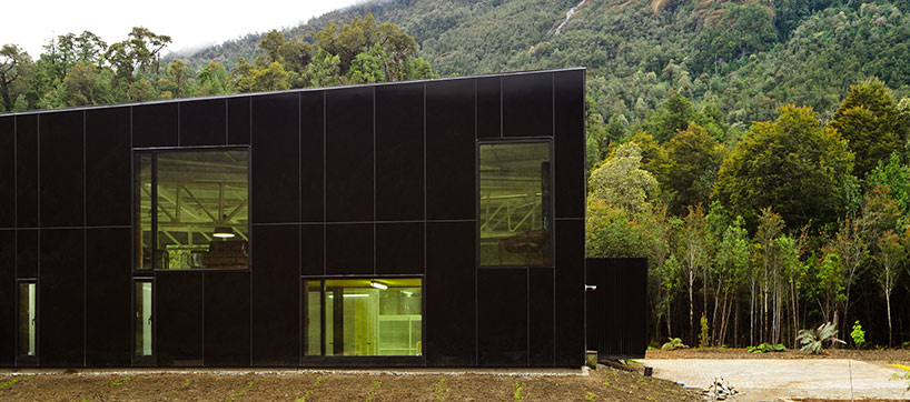 panorama arquitectos: glacial water bottling plant