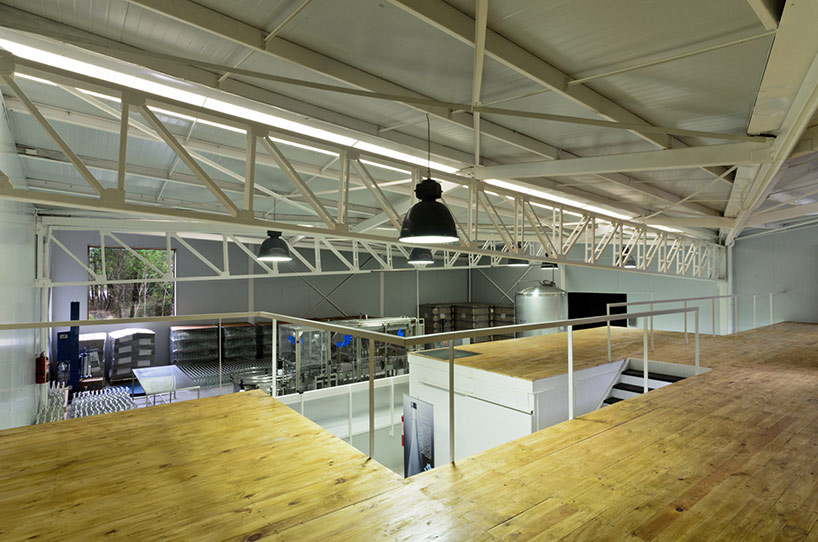 panorama arquitectos: glacial water bottling plant