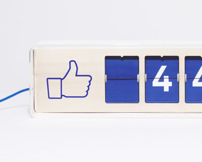 fliike real-time facebook like counter by smiirl