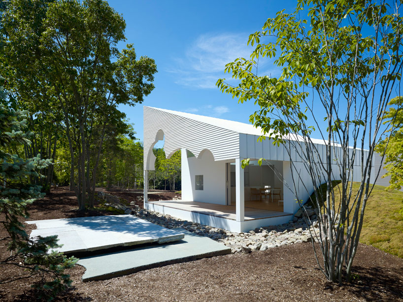 hiroyuki arima designs a house around the lunar cycle 