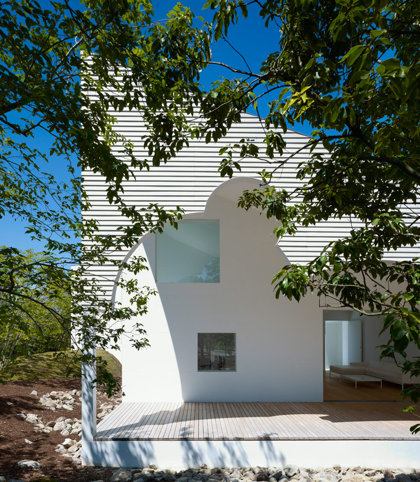 hiroyuki arima designs a house around the lunar cycle 