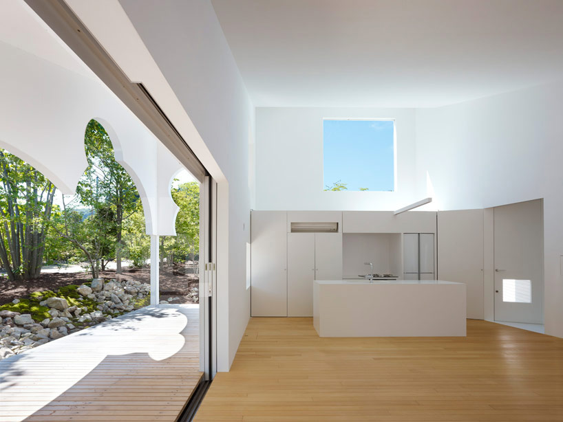 hiroyuki arima designs a house around the lunar cycle 