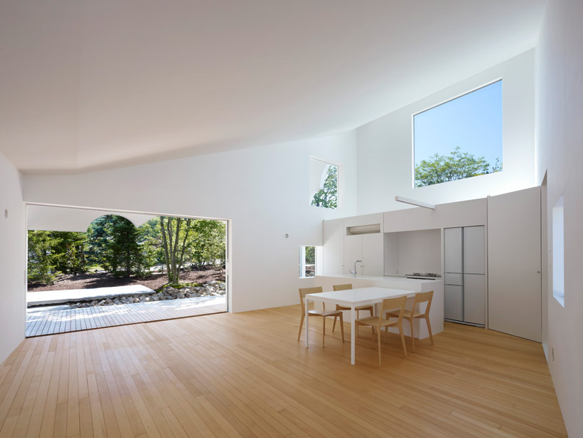 hiroyuki arima designs a house around the lunar cycle 