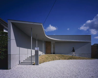 naoko horibe: crescent-shaped house in naruto