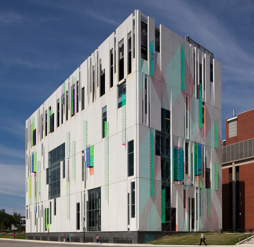 ohio-central-chiller-plant-rb_arch-designboom02 r_b arc designs modular water chiller plant at OSU