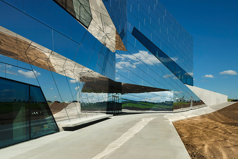 holzer kobler complete the reflective palaon research center