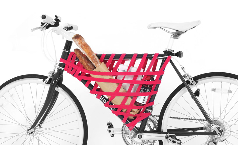 reel elastic bike frame storage system by areum jeong