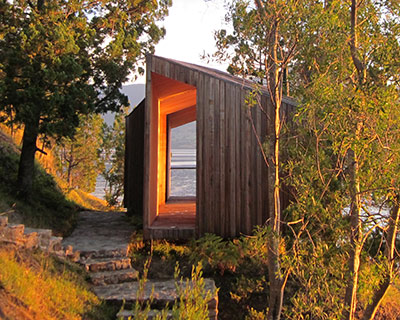 a sauna by the lake by panorama arquitectos