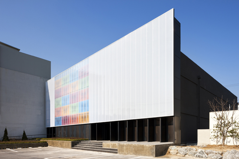 new office for stardom entertainment by D.LIM architects