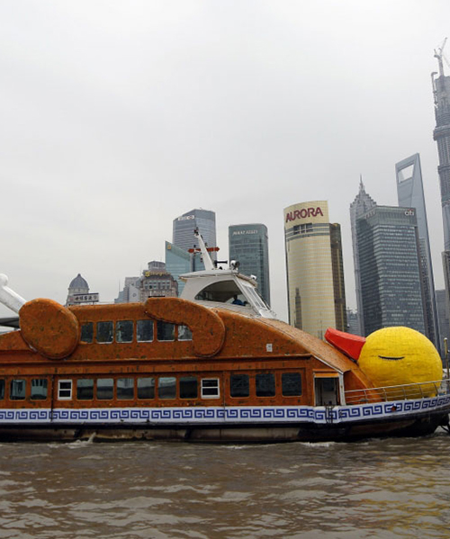 florentijn hofman's giant rubber duck gets roasted in shanghai