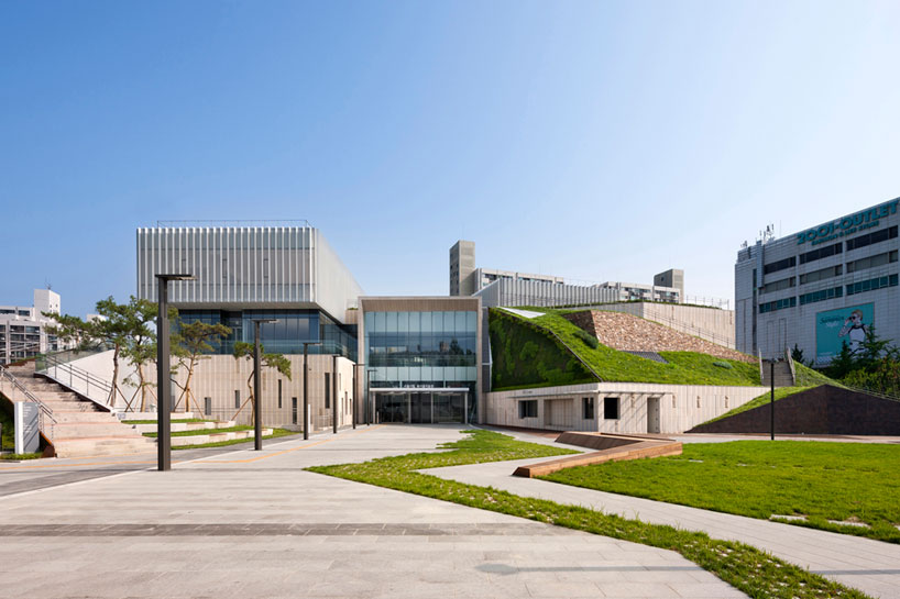 SAMOO visualizes buk seoul museum of art as a cultural hill