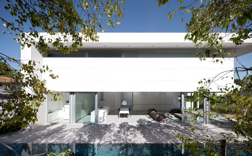 axelrod architects + pistou kedem: light-catching afeka house