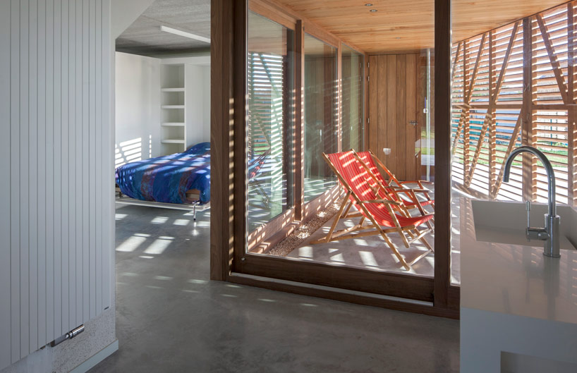 buro-II-&-archi+I-summer-house-V-at-K-designboom07 "/