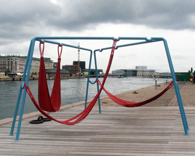 off ground - playful seating elements for public spaces