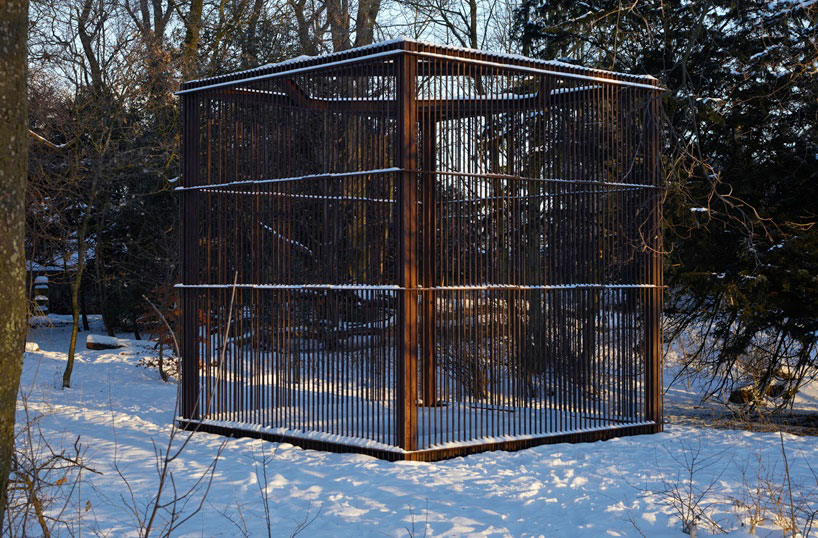 jupiter-artland-anish-kapoor-suck-designboom-09 anish kapoor's suck at jupiter artland is a caged vortex