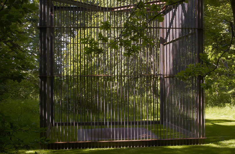 jupiter-artland-anish-kapoor-suck-designboom-10 anish kapoor's suck at jupiter artland is a caged vortex
