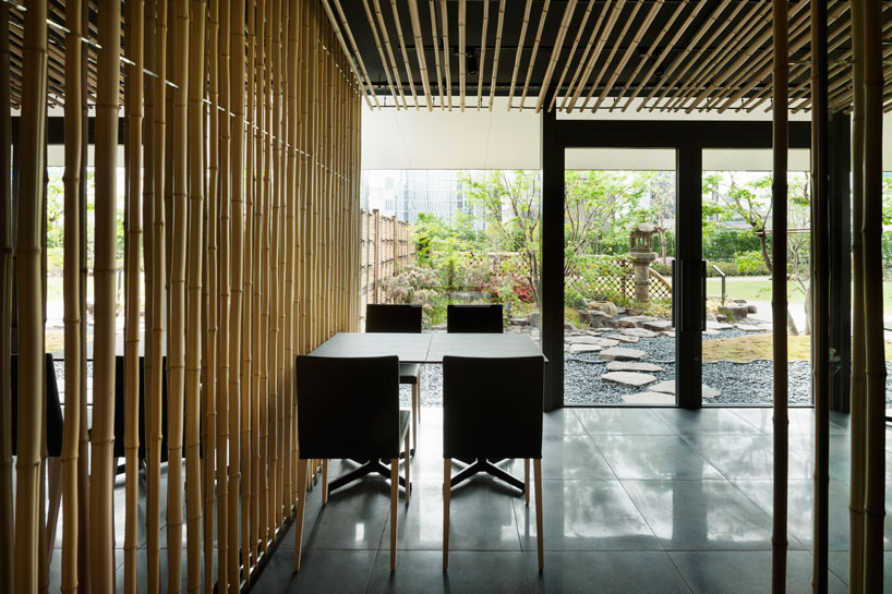 kengo kuma covers jugetsudo kabukiza tearoom in bamboo