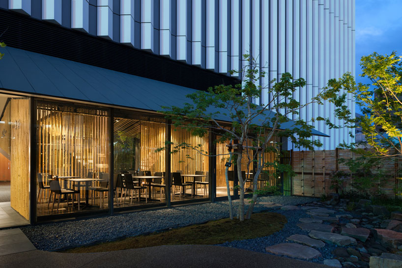 kengo kuma covers jugetsudo kabukiza tearoom in bamboo