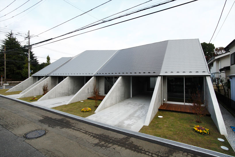 nine triangular walls divide house in hamura by re-write