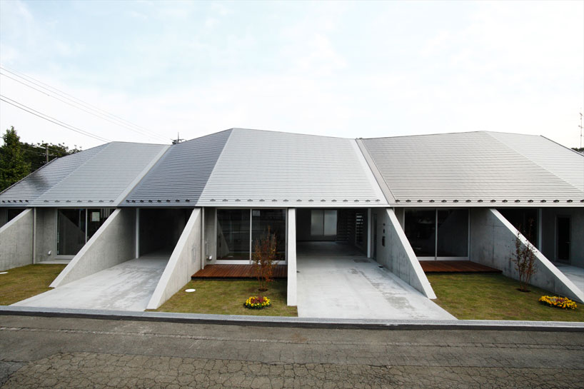 nine triangular walls divide house in hamura by re-write