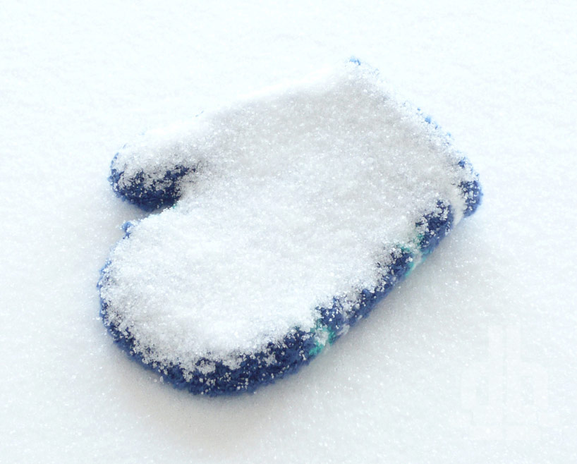 shinobu koizumi's useful snow-like objects won't melt away