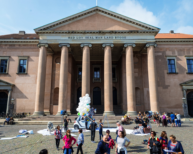 smart-bo-urban-living-room-helle-mardahl-bettery-magazine-designboom07 my urban living room in copenhagen by smart and BoConcept